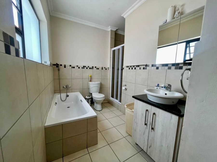 3 Bedroom Property for Sale in Waterval East North West